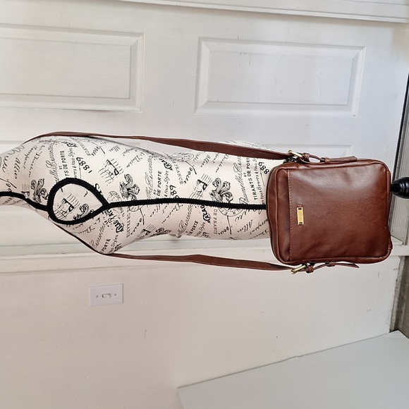 Hide Sign Leather Crossbody Messenger Bag - Picture 2 of 15